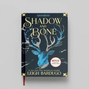 کتاب Shadow and Bone جلد سخت (HARDCOVER)
